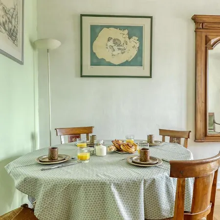 Large And Bright 2 Bdrs Flat With View - 20 Paris