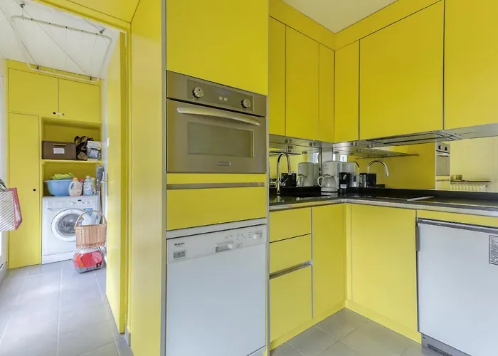 Large And Bright 2 Bdrs Flat With View - 20 Paris