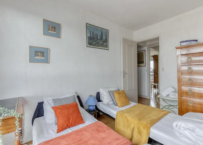 Large And Bright 2 Bdrs Flat With View - 20